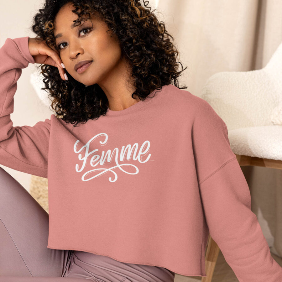 Civette Cropped Sweatshirt lifestyle in Muave